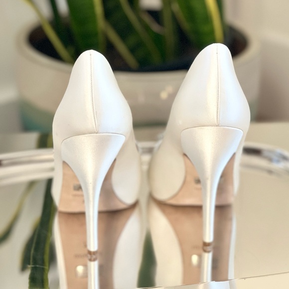 Badgley Mischka Jeannie Ivory Wedding Formal Peep Toe Heels size 7.5 - Picture 5 of 10